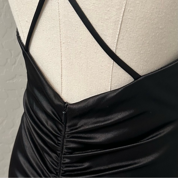 NEW JOVANI SZ 6 BLACK STRETCH MATERIAL RUCHED BODICE FORMAL EVENING GOWN - Picture 11 of 16